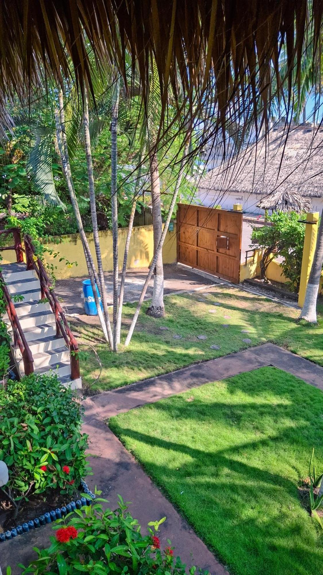 Hotel Cafe Del Sol Monterrico Dış mekan fotoğraf
